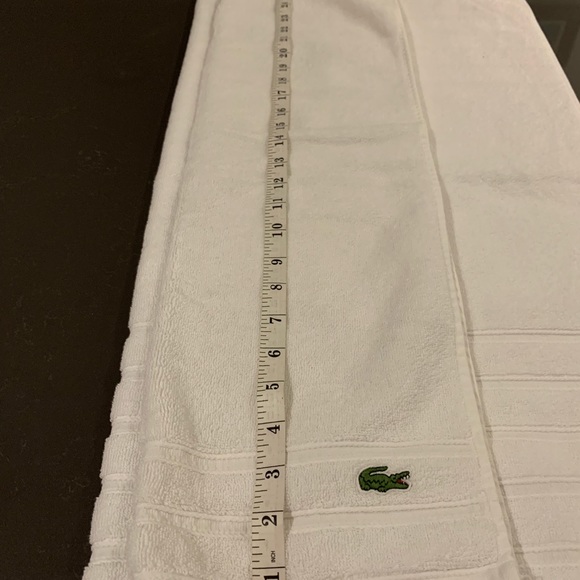 Guest towel set white Lacoste towel set. - Picture 3 of 9
